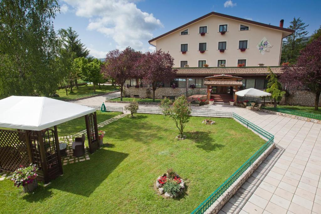 Hotel Iris Pescasseroli Ngoại thất bức ảnh
