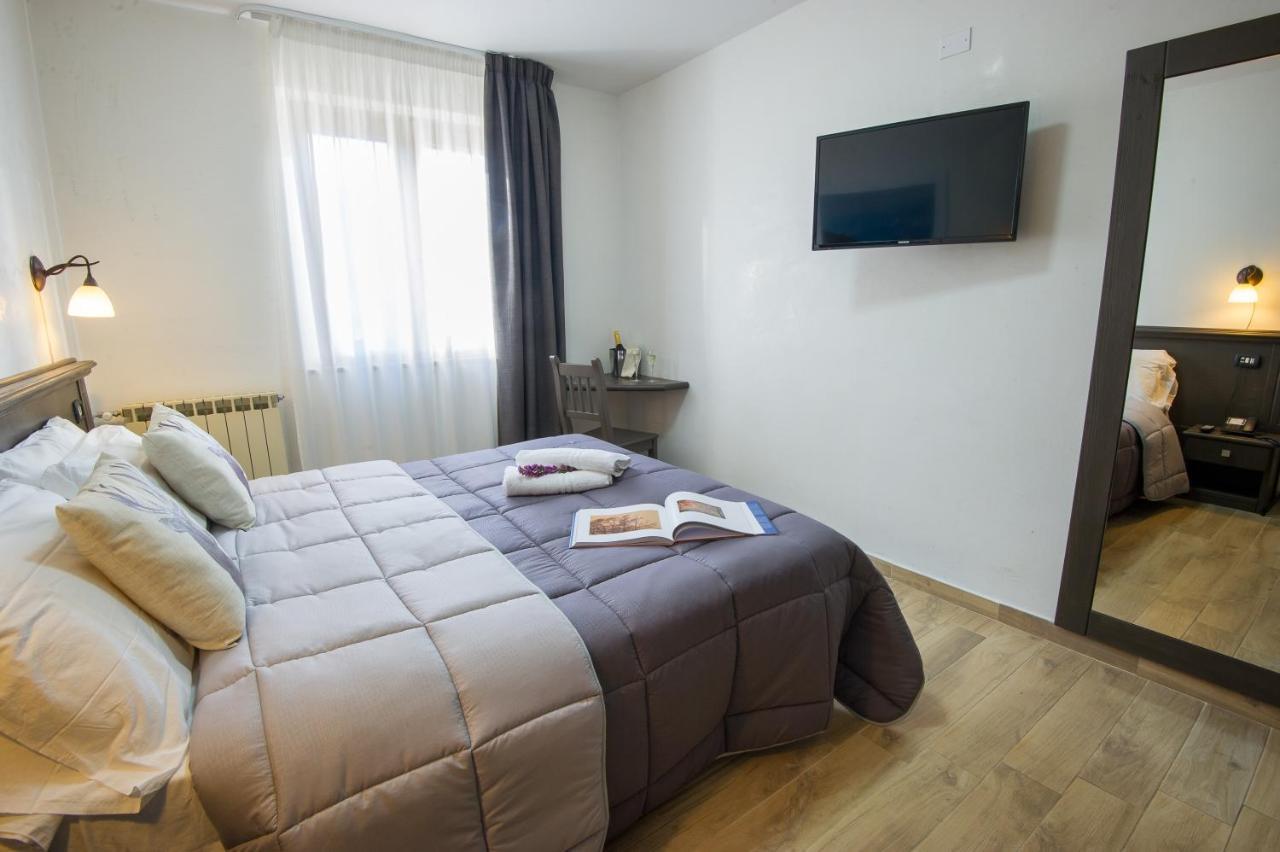 Hotel Iris Pescasseroli Ngoại thất bức ảnh
